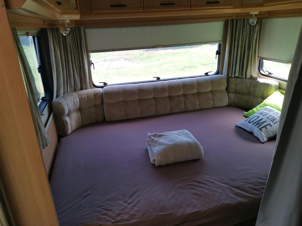 Large Camper In The Olive Grove Hotel Banjole Exterior foto