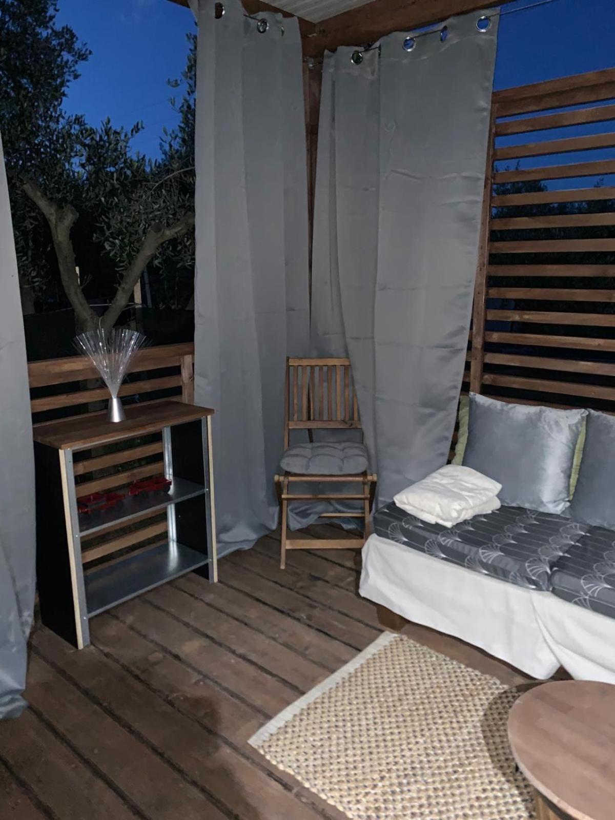 Large Camper In The Olive Grove Hotel Banjole Exterior foto