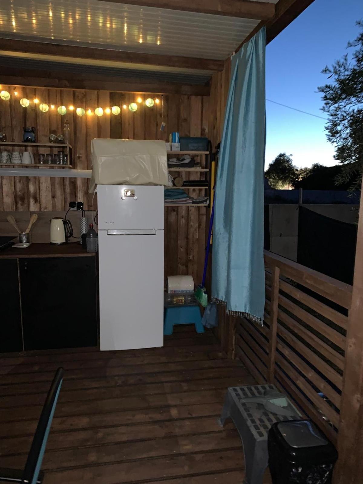 Large Camper In The Olive Grove Hotel Banjole Exterior foto